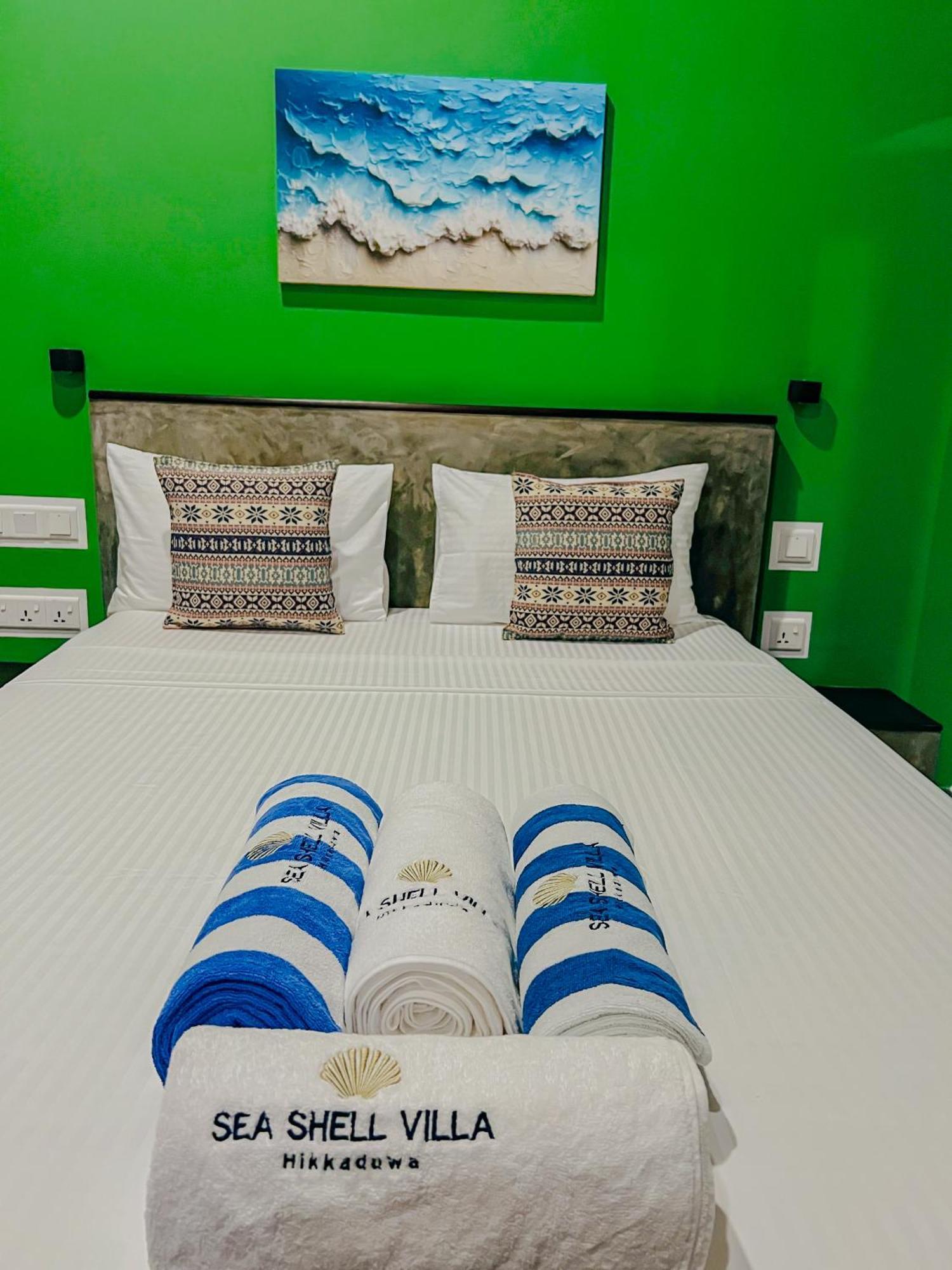 Sea Shell Villa Hikkaduwa 2 Separate Cabanas Ocean Front Villa Extérieur photo