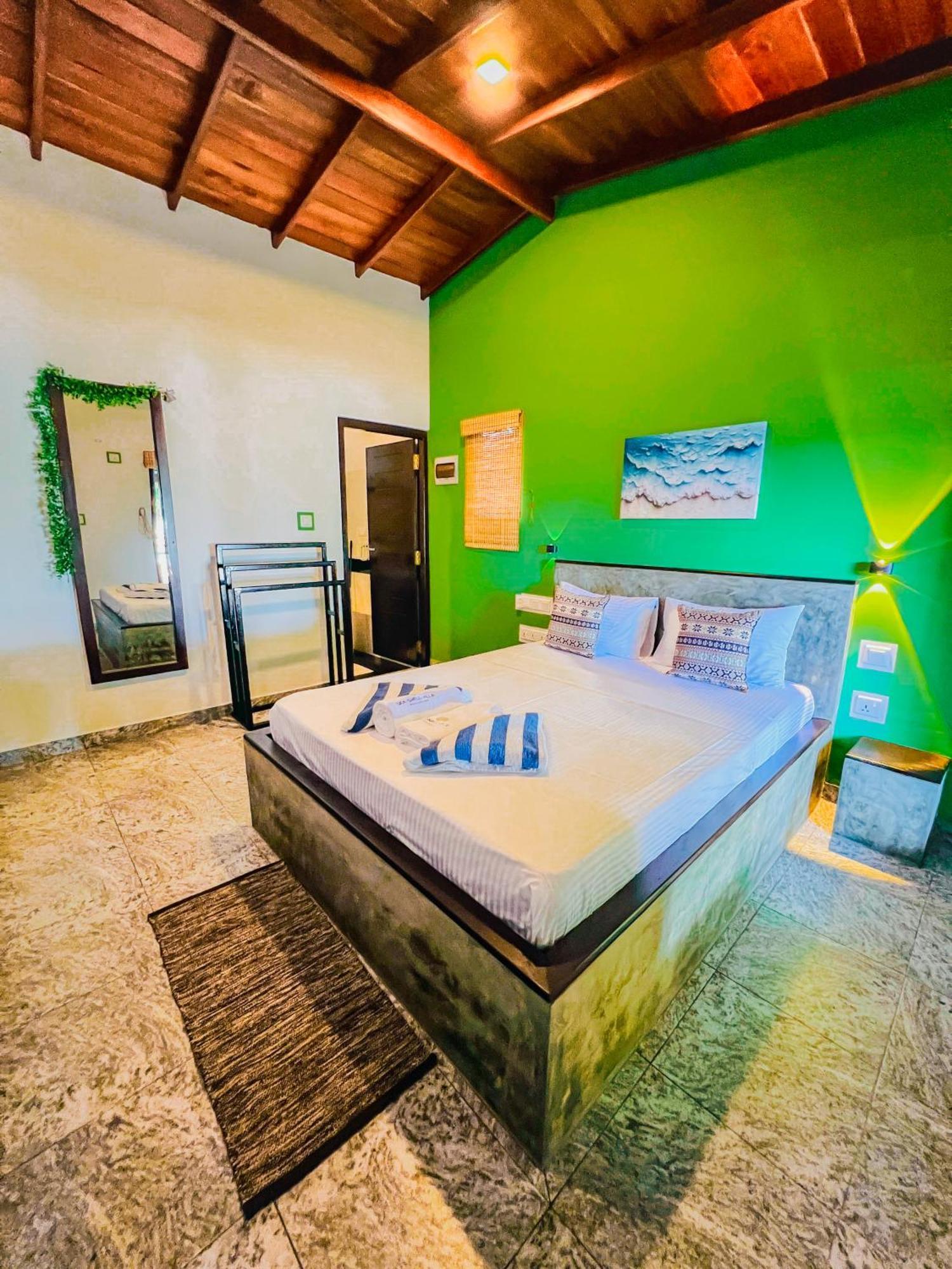 Sea Shell Villa Hikkaduwa 2 Separate Cabanas Ocean Front Villa Extérieur photo