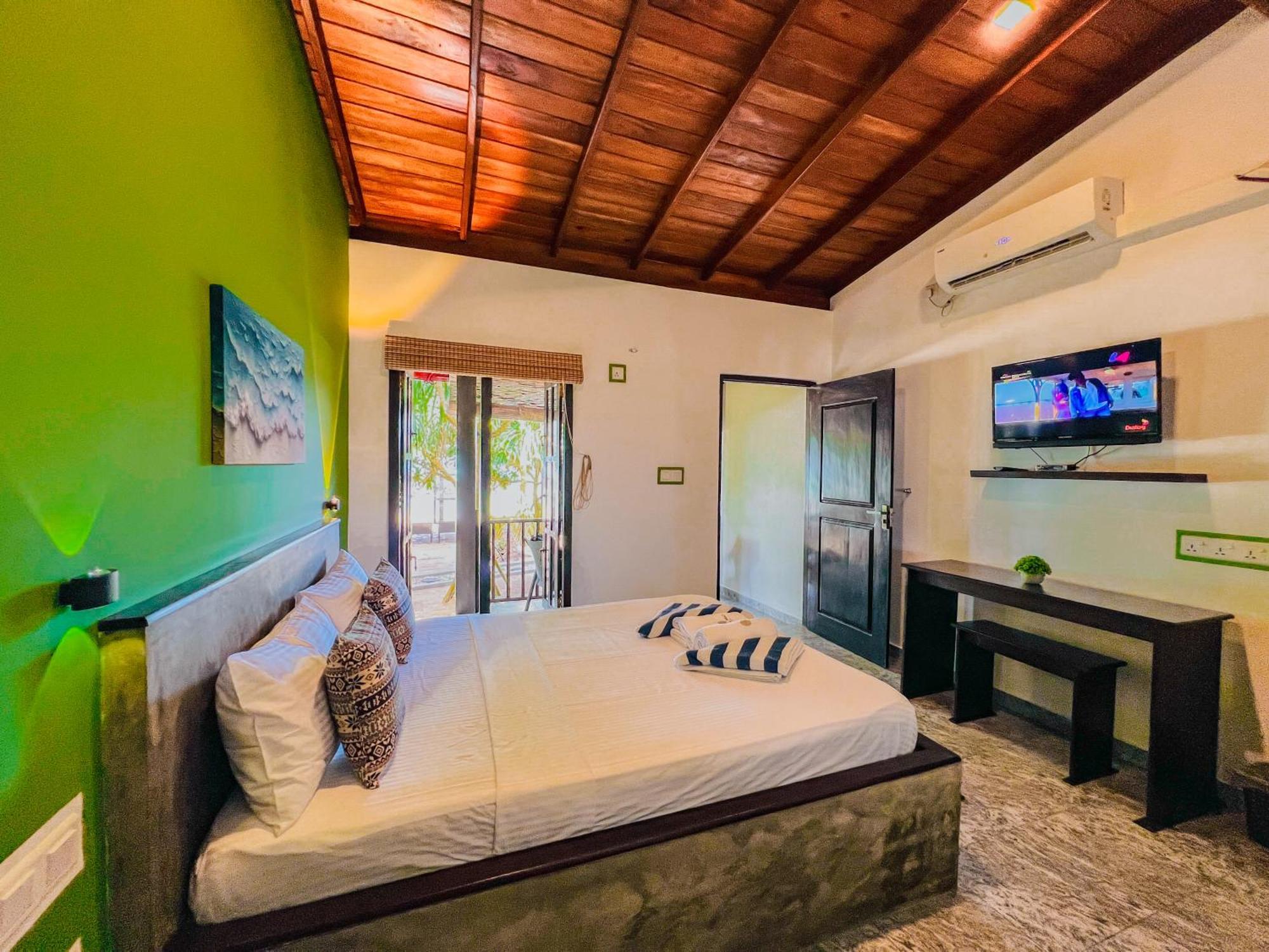 Sea Shell Villa Hikkaduwa 2 Separate Cabanas Ocean Front Villa Extérieur photo