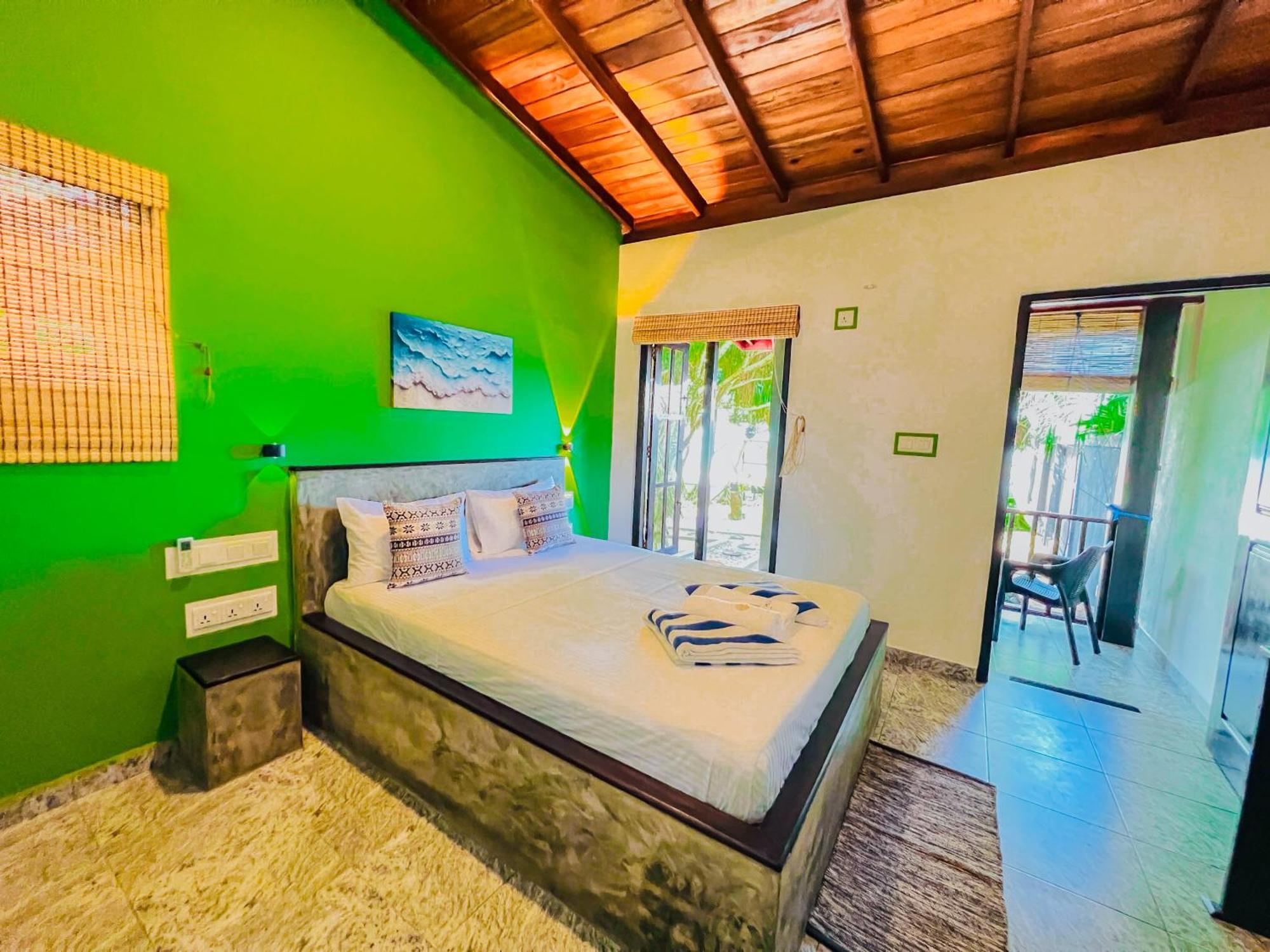 Sea Shell Villa Hikkaduwa 2 Separate Cabanas Ocean Front Villa Extérieur photo