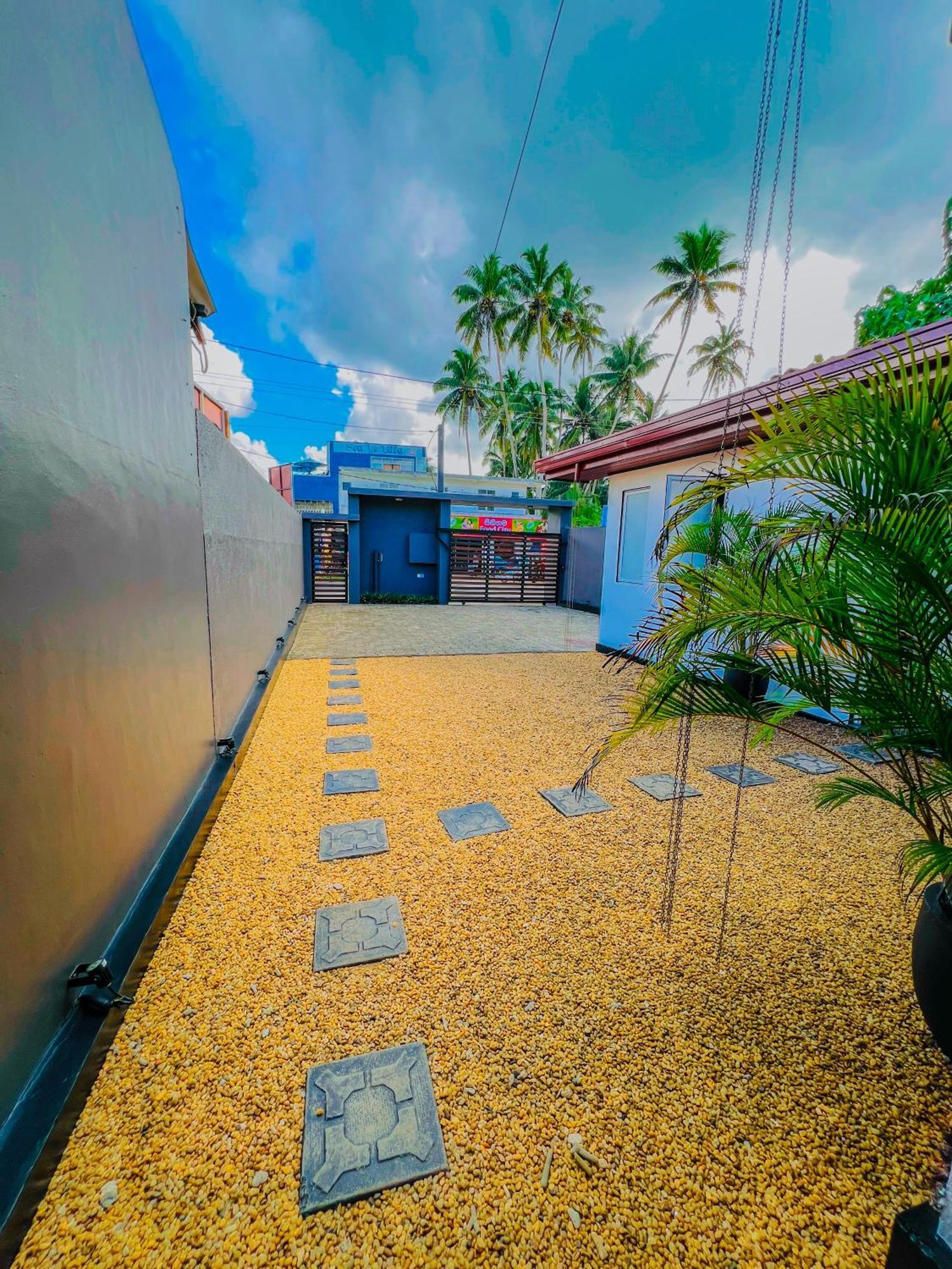 Sea Shell Villa Hikkaduwa 2 Separate Cabanas Ocean Front Villa Extérieur photo